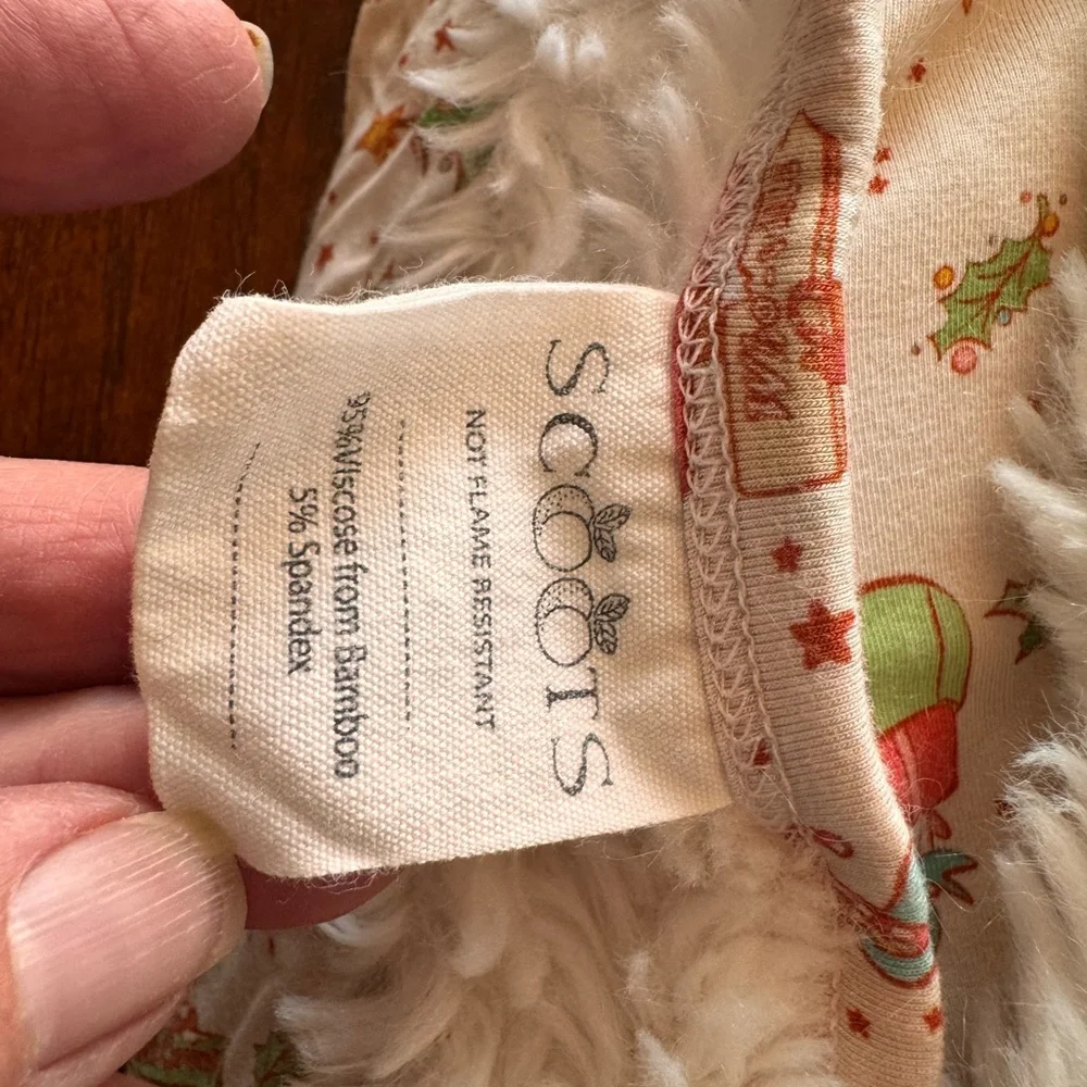 Scoots Festive Holiday - Grinch Plush blanket